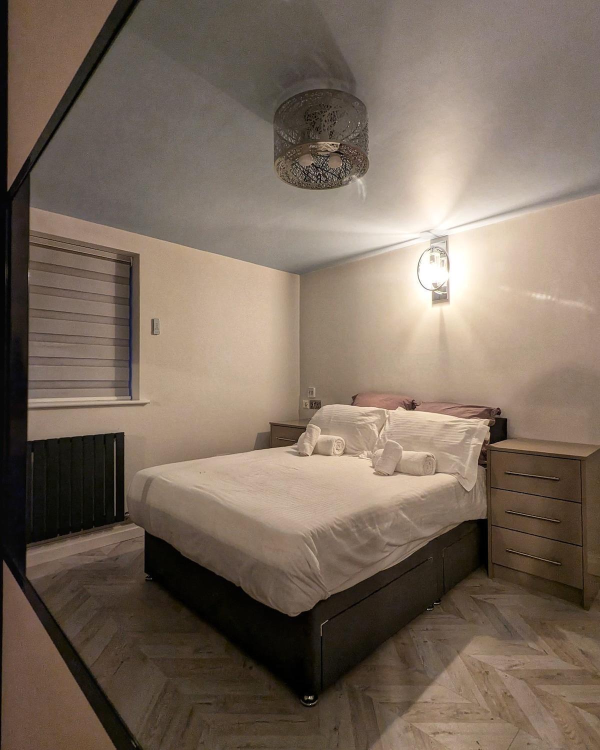 Beautiful 5 Bedroom Home Sleeps 12 People In مانشستر المظهر الخارجي الصورة